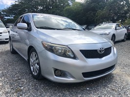 Toyota Corolla LE 2010