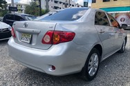 Toyota Corolla LE 2010