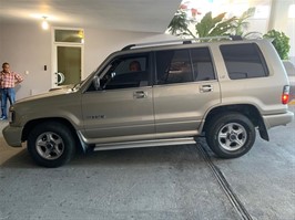 Isuzu Trooper 2005