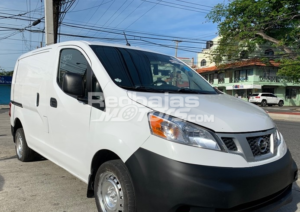 Nissan NV 200 2014