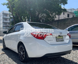 Toyota Corolla LE 2014