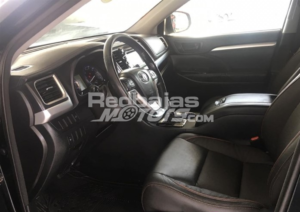 Toyota Highlander LE 2014