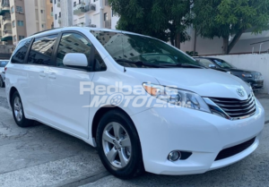 Toyota Sienna SE 2014