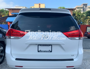 Toyota Sienna SE 2014