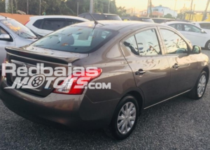 Nissan Versa SL 2014