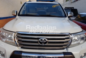 Toyota Land Cruiser VX 2014